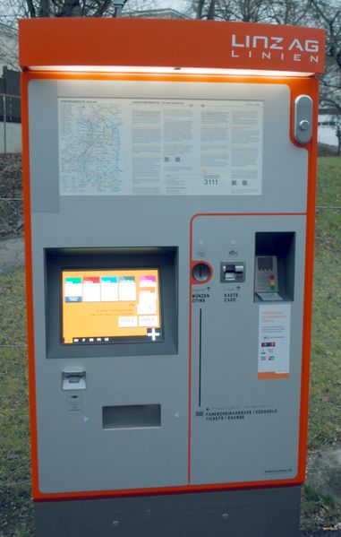 Datei:Linz Linien Ticketautomat Touchscreen.jpg