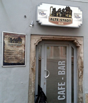 Eingang zur Bar "Alte Stadt"