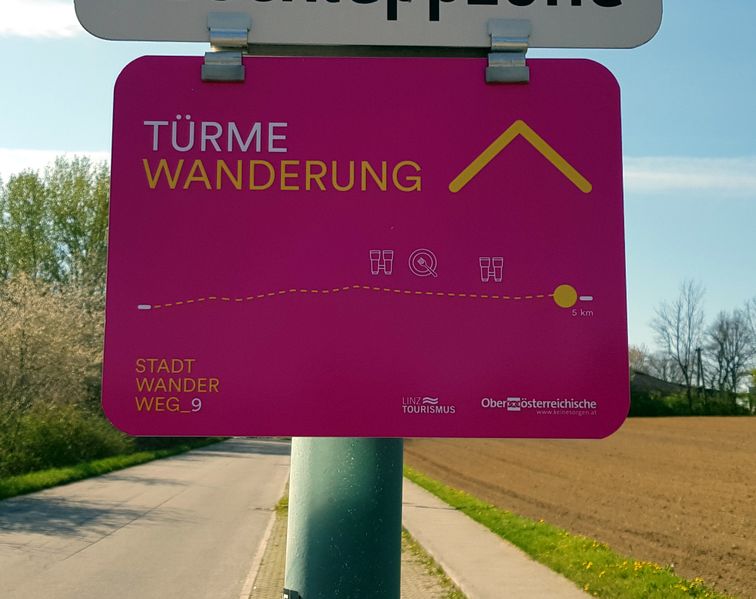 Datei:Türmwanderung Stadtwanderweg 9 Schild 2021.jpg