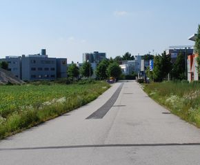 Die Kotzinastraße, Blick von der Dallingerstraße Richtung Nordwesten